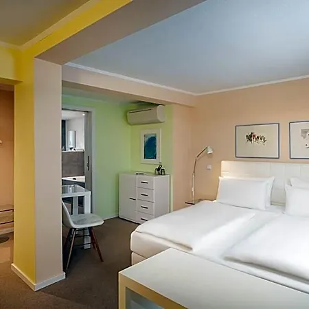Arthotel Ana Fleur מלון 3*