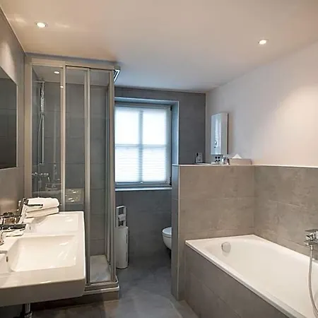 Arthotel Ana Fleur 3* פאדרבורן